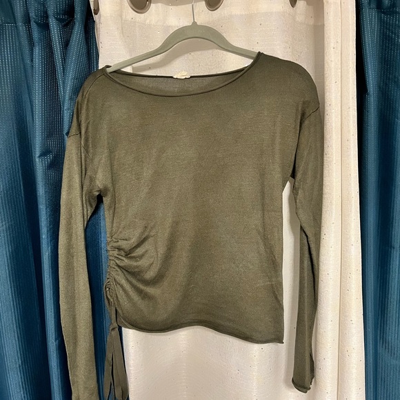 Garage side knot long sleeve shirt 💚 - Picture 6 of 8